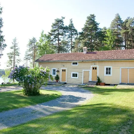 Pinus Bed & Breakfast